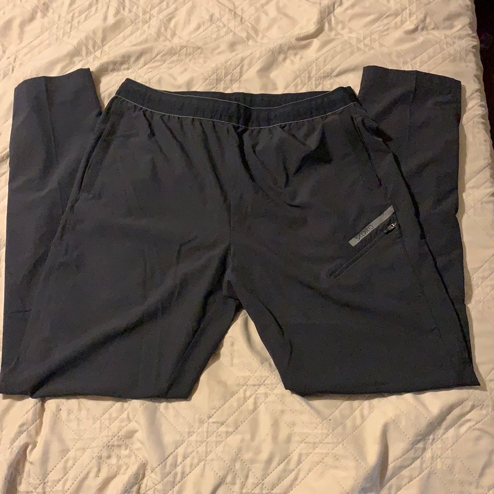 skora track pants